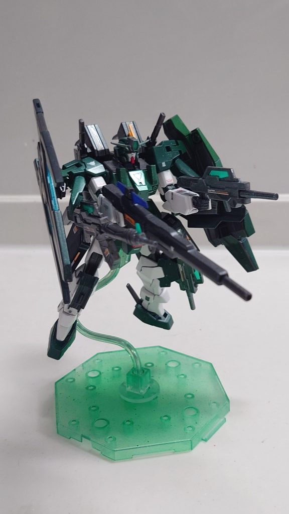 射撃ポーズサーガ装備の時もでしたが、さらに銃がもりもりです(gundam-kao6) 