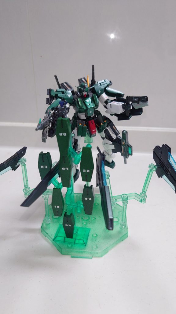 ミサイルハッチも展開し、フルバースト！