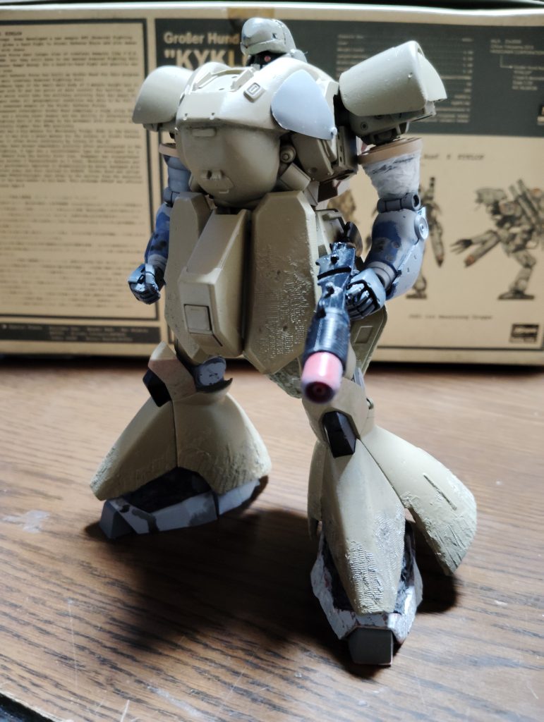 傷をつけたり、パテでツィンメリットコーティングを再現したりテッシュでシーリングを再現してみたり