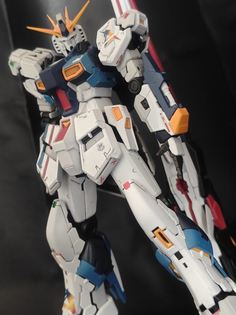 なんかポーズに見覚えが…