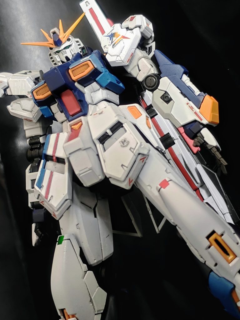 この写真銅像みたいにデカく見えていい