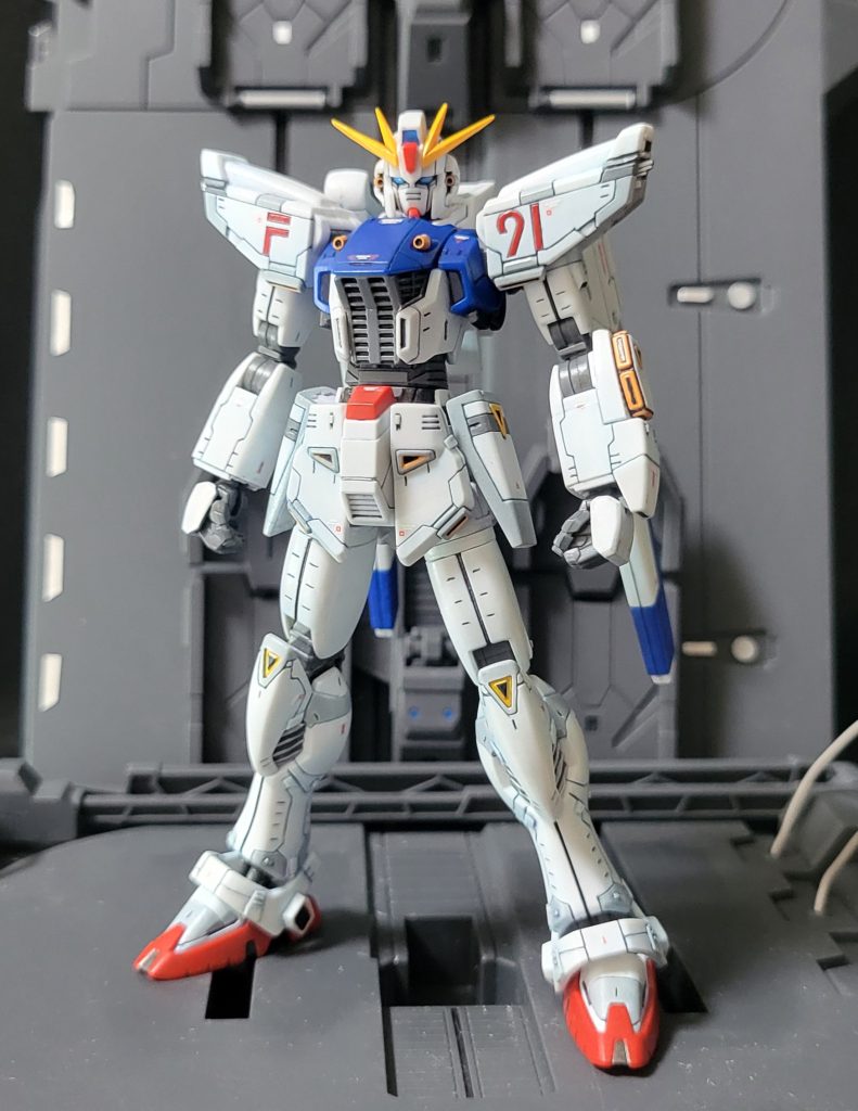 明るさアップ。カッコよ！　ウェザリングカラーのシェードブルーを使いフィルタリングしてます。ふんわりブルーのグラデーションかかってるんですが、画像ではわかりませんね。トップコートは半光沢にしてみました。つや消しと半光沢の違いは…良くわかりません。…が、つや消しに比べるとパキッとした仕上がりになってくれたのかなぁ？