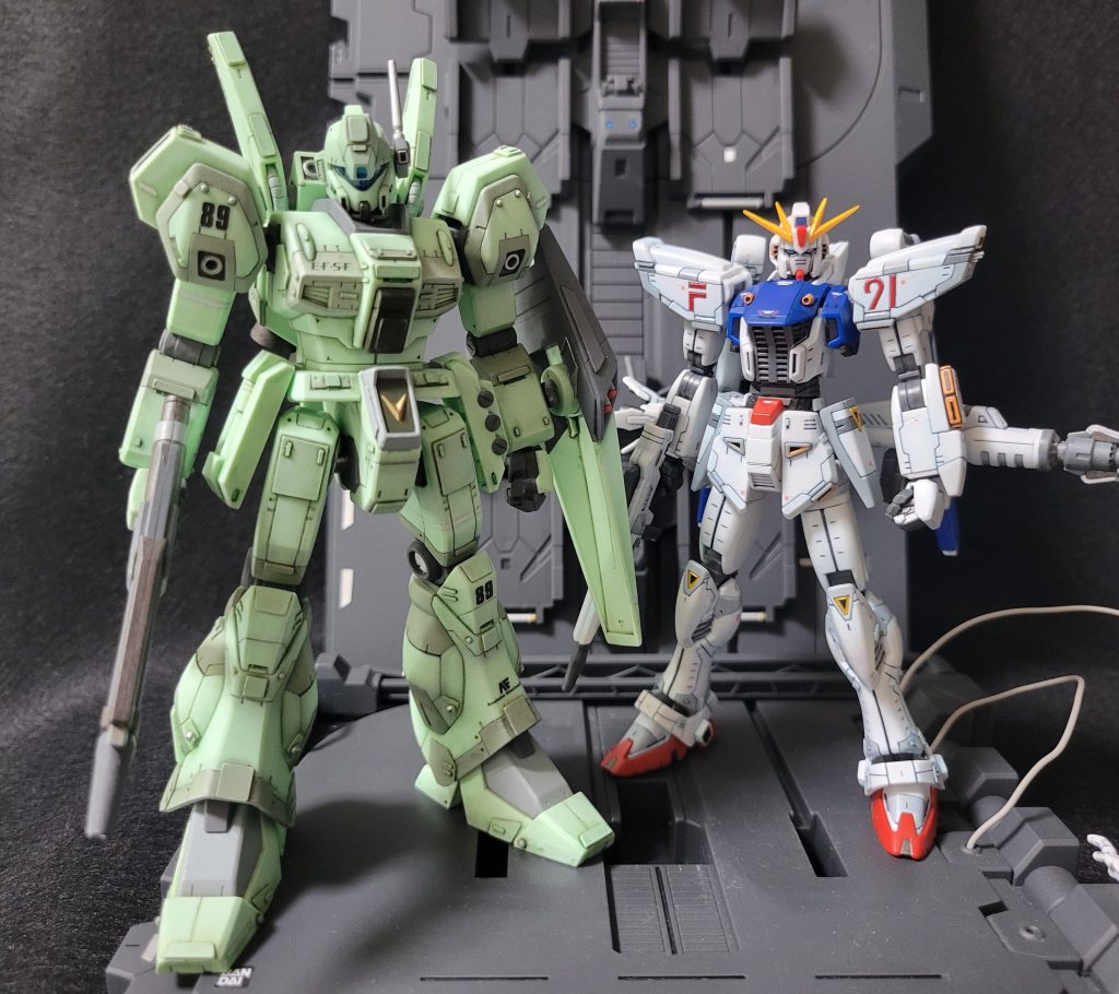 「邪魔だ！どけぃ！！」「デカくって、軍隊のメシを食っている方が偉いのかよ！」全長アップしたのでF91の小型感薄まってます。