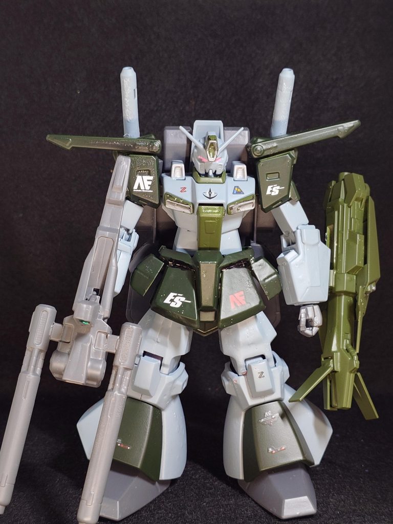 正面からの全体Shot塗装もガンダムカラーの使用は許されません