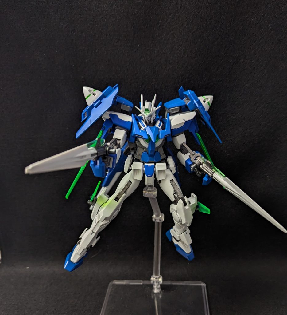 両肩に大ビット両足に小ビットが付いていてオールレンジ攻撃も可能