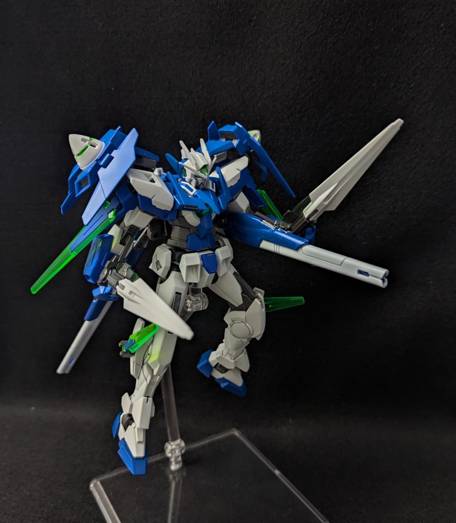 HGキャノン発射形態グリップを出して握らせることもできますが基本ソードで手が塞がっているので基本ハンドフリー撃ちで