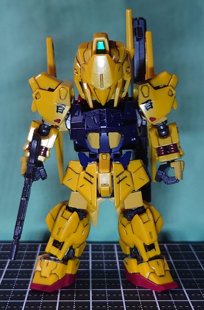 何時ものように腰の可動方向を改造し5mm程延長、足も4mm二の腕も2mm程延長···!  