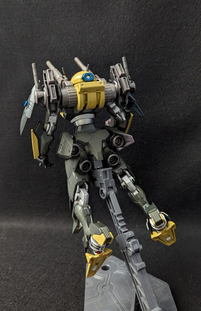 リアビューです素体となるルブリスの高い機動性を損なうことなく火力と装甲が強化されバランスの取れた高性能機であったが諸般の事情によりごく少数しか生産されなかった