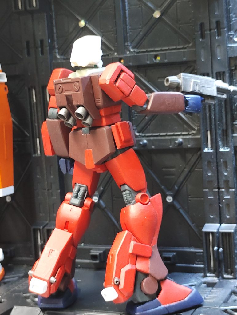 脚部ブースターユニット取り付けて、更に高機動化  