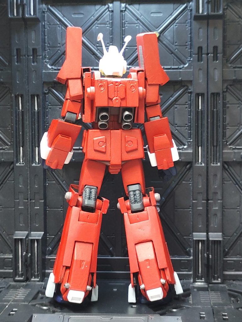 ただジムをフルアーマー化にしただけなんです。そして彼の好きな赤に塗っただけなのです。 