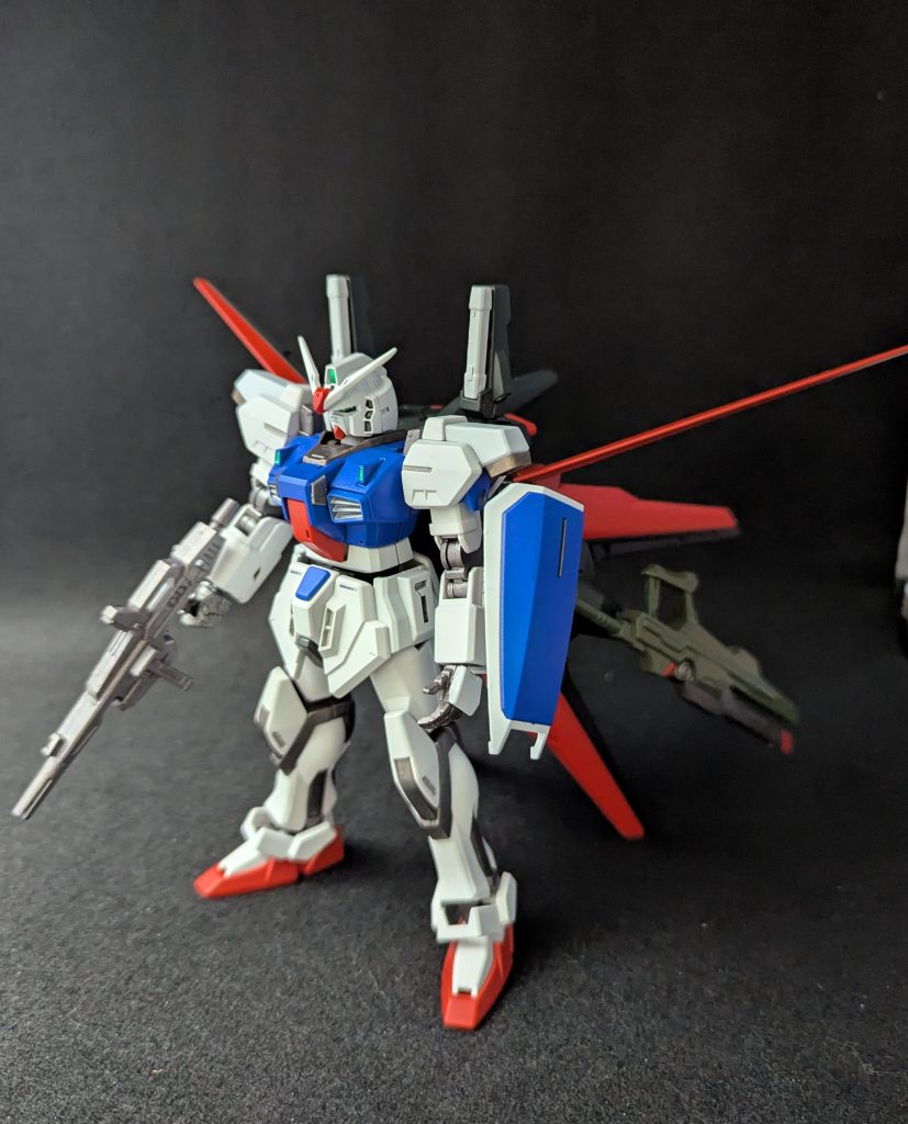 スターバーニングの腰がマークIIに似てたので付けてみたら元のキットよりバランスが良い気がしたのが事の始まりでしたマークII、スターバーニンク、ストライクの合成です（ツノだけ尖ったの欲しかったので別のものですが）