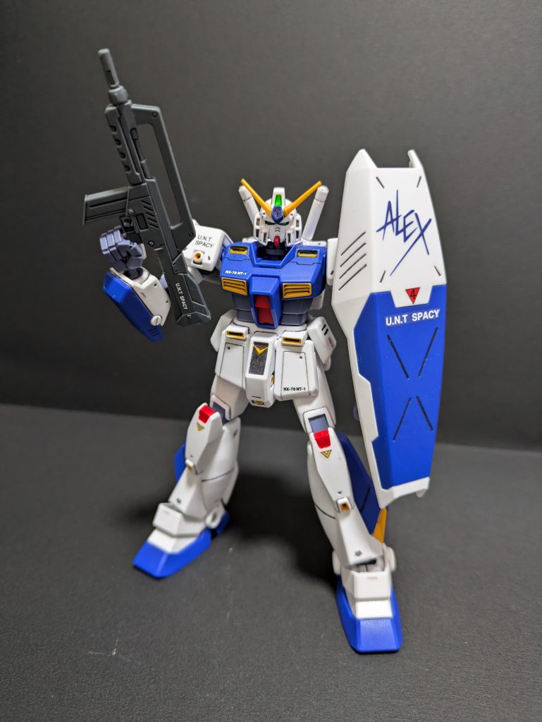 頭のアンテナ、いつの間にか無くなってて😭EGガンダムのものを加工して接着してます💦