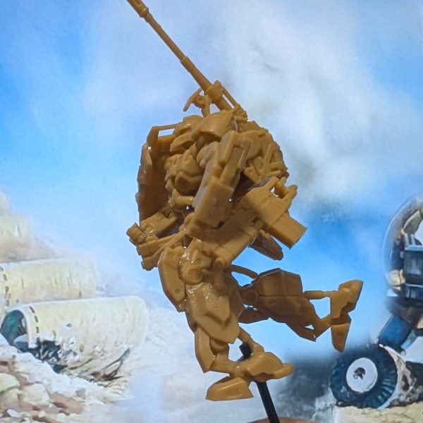 アーティファクト　ザクキャノンを旧キット100分の１の箱絵風にポージング。瞬間接着剤でガチガチですが雰囲気は出たかな。黒サフして筆塗りの予定。（2枚目）