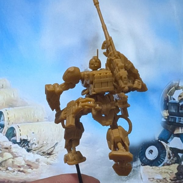 アーティファクト　ザクキャノンを旧キット100分の１の箱絵風にポージング。瞬間接着剤でガチガチですが雰囲気は出たかな。黒サフして筆塗りの予定。（3枚目）