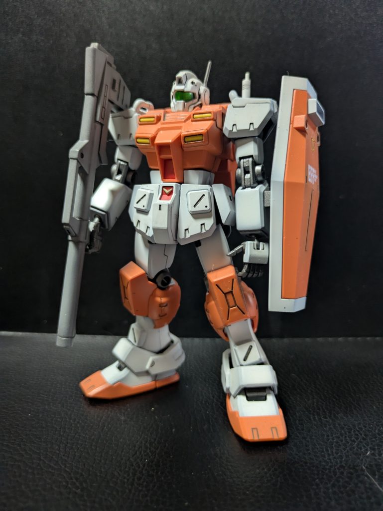 大型化されたバックパックと強化された脚部の試験型機パワードジム!最初の模擬戦での抜群の性能からの実戦での呆気ない最期の機体!