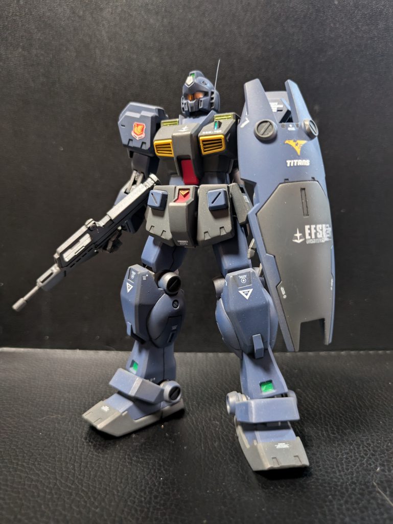 まさかの数秒のシーンからのキット化のジムクゥエル。バリエーションキットでなければ絶対にキット化されてませんよね!