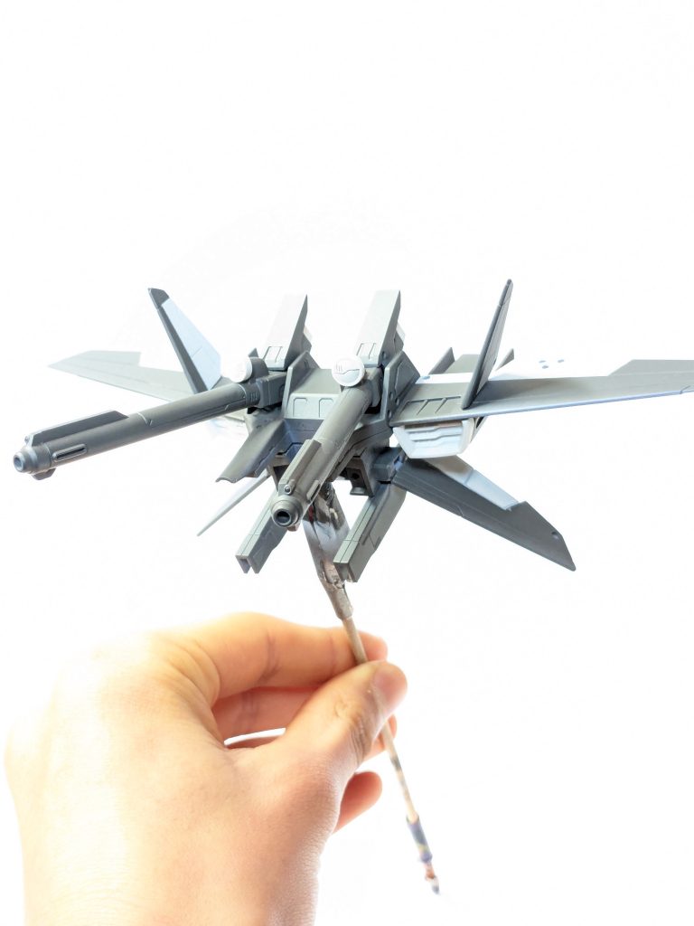 塗装前後の比較。濃いグレーにするとより渋くなった印象ですね