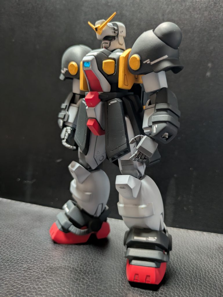 旧キットだと短足であまりプロポーション良くないので太腿大型化と延長、胸部ボリュームアップ、二の腕ボリュームアップ、フロントアーマー延長してあります。