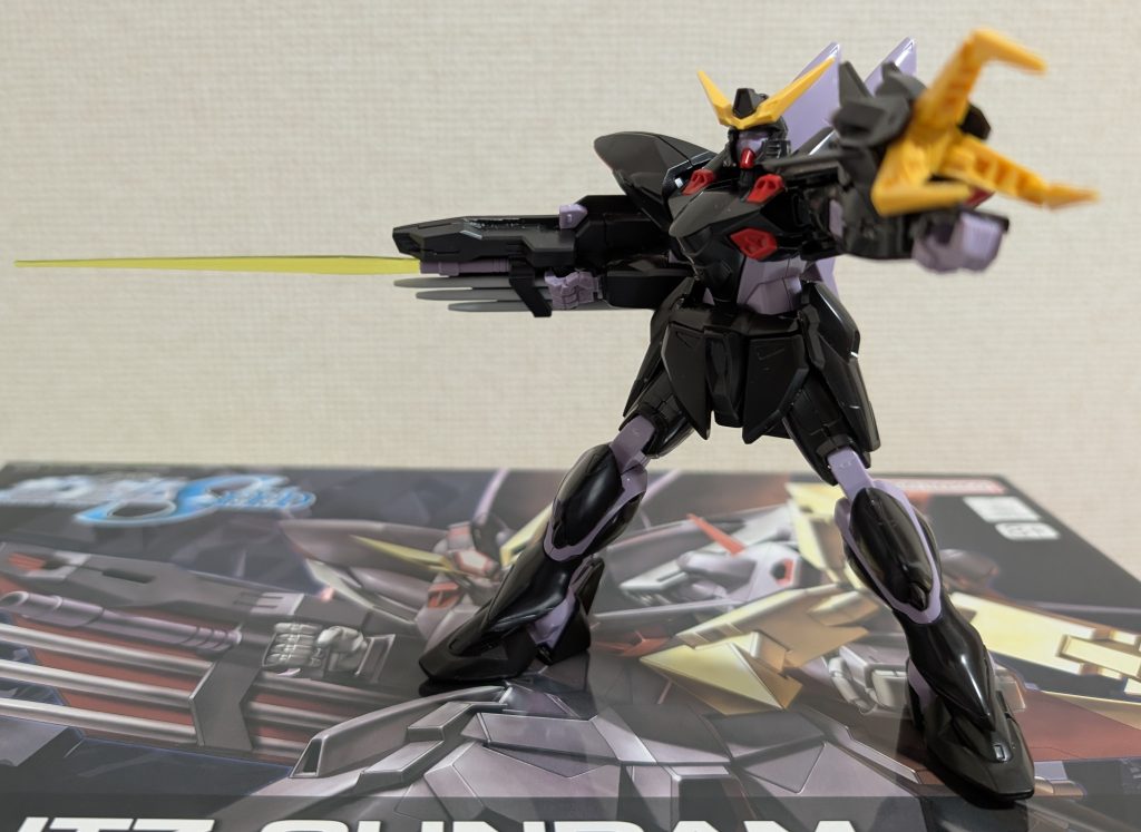 ちなみに、ビームサーベルはケンプファーの物を流用してます。