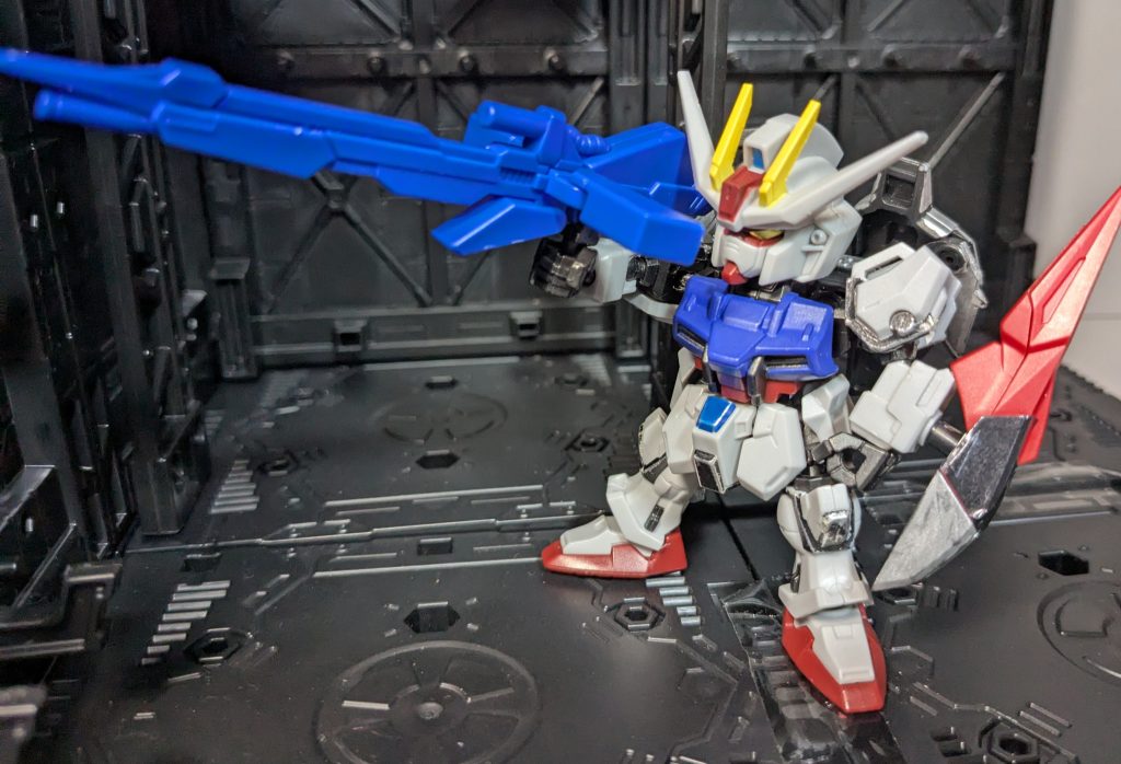 元々のストライク ここから変形していきます