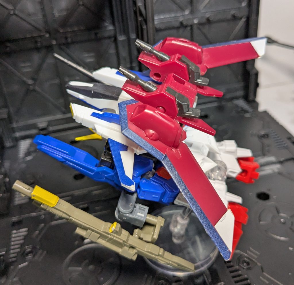 Gフライヤー形態にもなれます。大気圏内での移動速度上昇を目的としています。