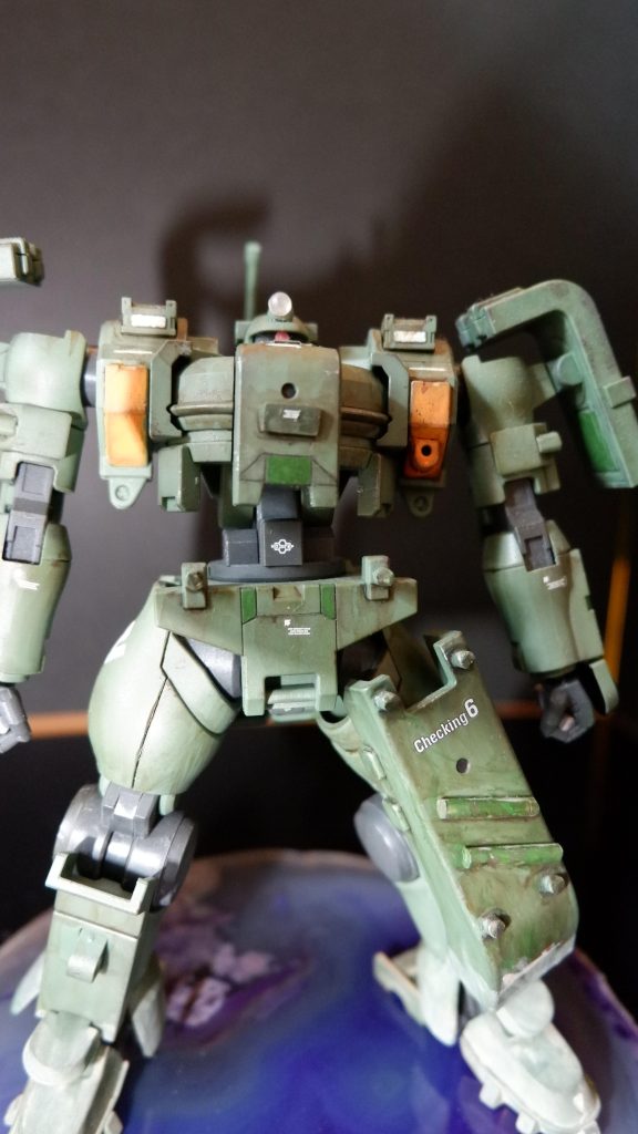 ちょっとスジボリ入れてるけど下手だなぁ(zaku-kao10)