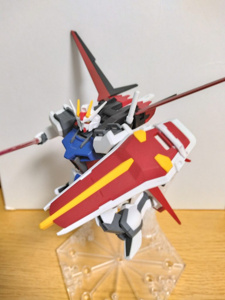 うまくいかないことが多発した今回でしたが、それでも好きな機体を作っているとそんなこと気にならなくなって作ることができました。これからも引き続き好きな機体を作ろうと再確認させられたガンプラでした。