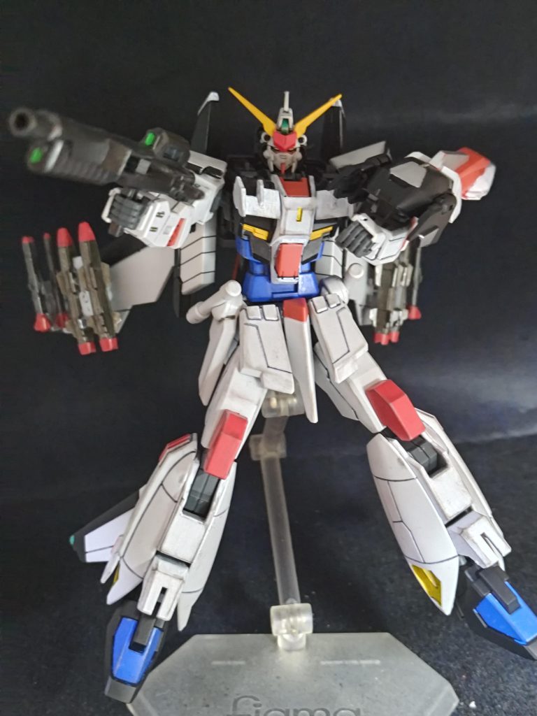 トリコロールカラーの部分塗装にスミ入れと少しウェザリングしています😁