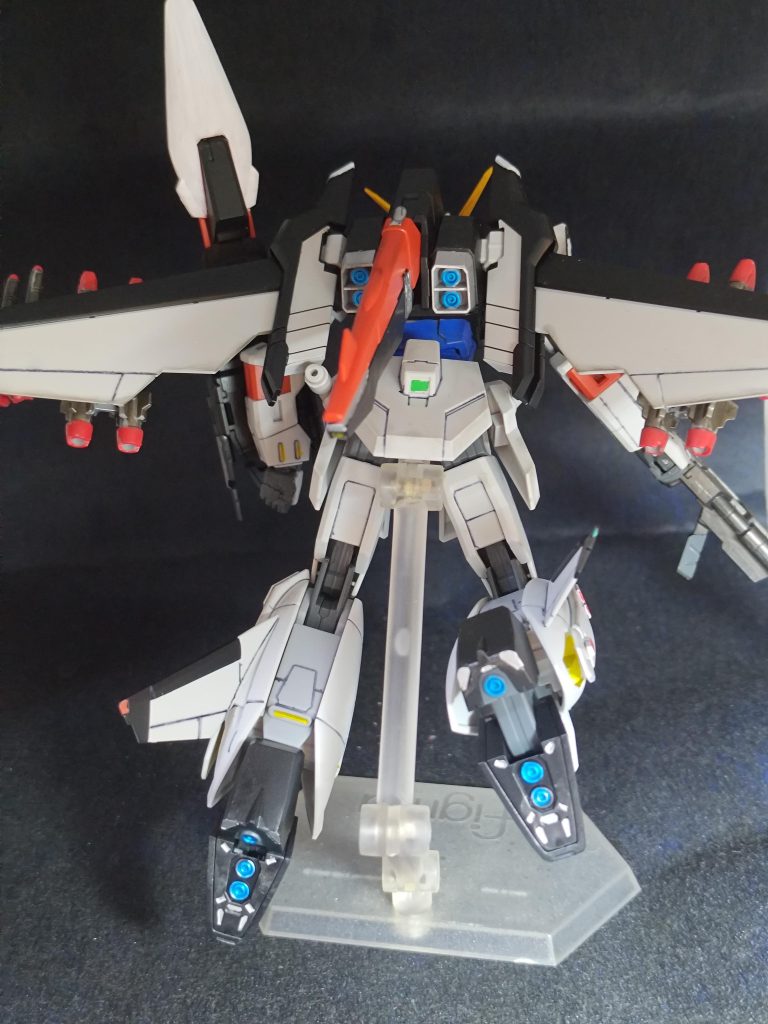 後ろ姿もなかなかカッコイイ機体ですねー！サクッと作ってみたんですが、最近のキットなので出来が良くてそのままでも十分かと思います😊