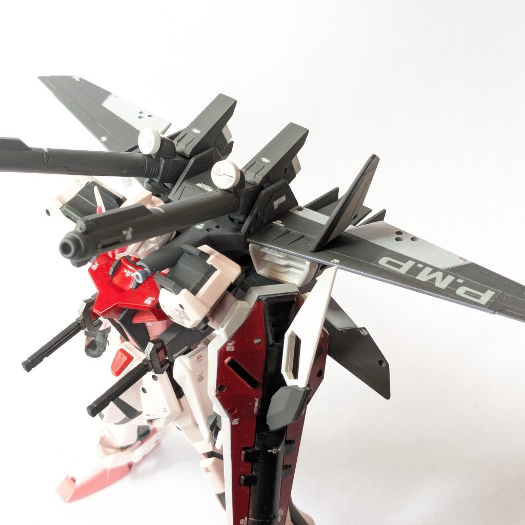 写真が少し暗いですが…ルージュ同様丸モールド+デカールで戦闘機らしく仕上げました。