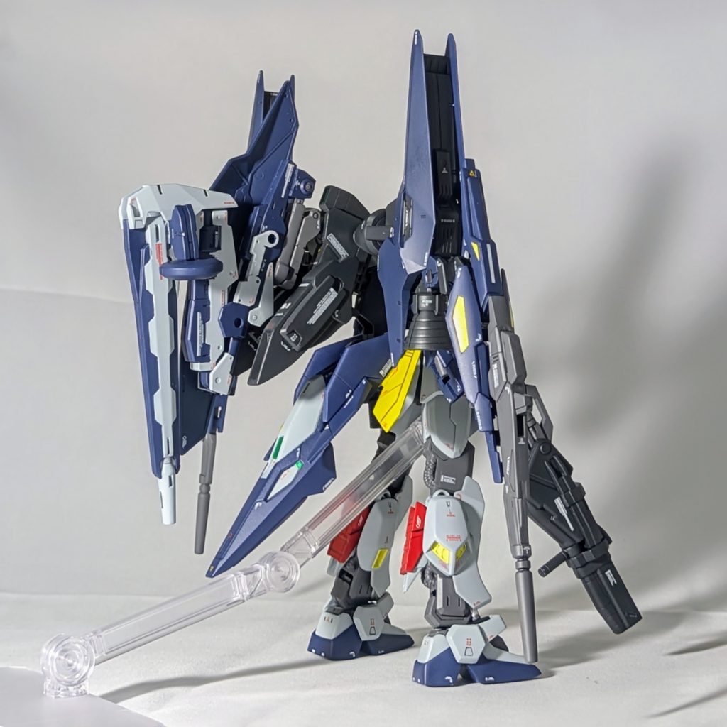 バックショット背中が重くなってしまいスタンドなしで自立できません。盛りすぎてしまいました〜