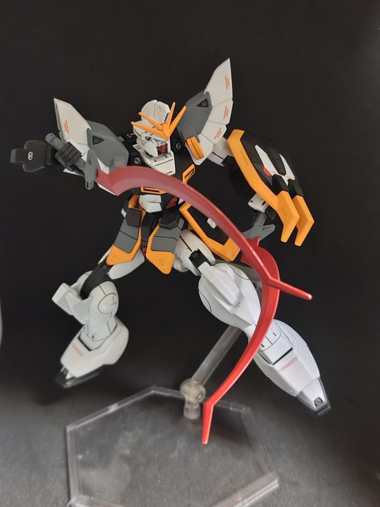 細かい所はファレホの塗料で筆塗り。