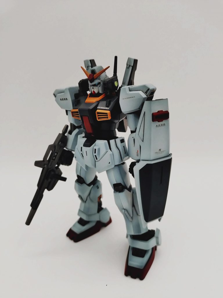 サーフェイサーブラック立ち上げ全塗装頭部のみ合わせ目消し、デカール、つや消しコート仕上げです。