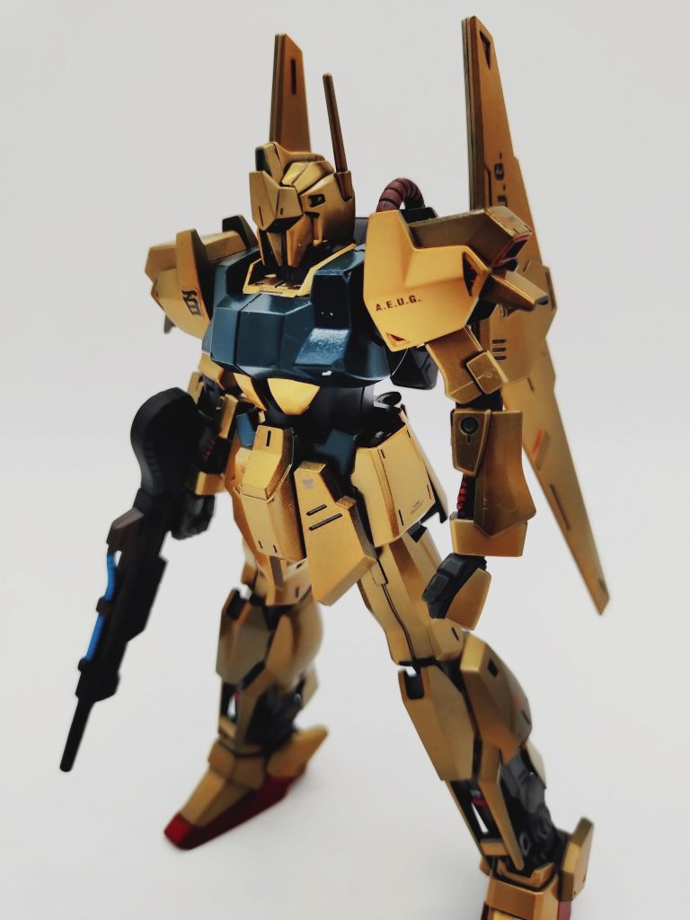 渋く派手なイメージです。