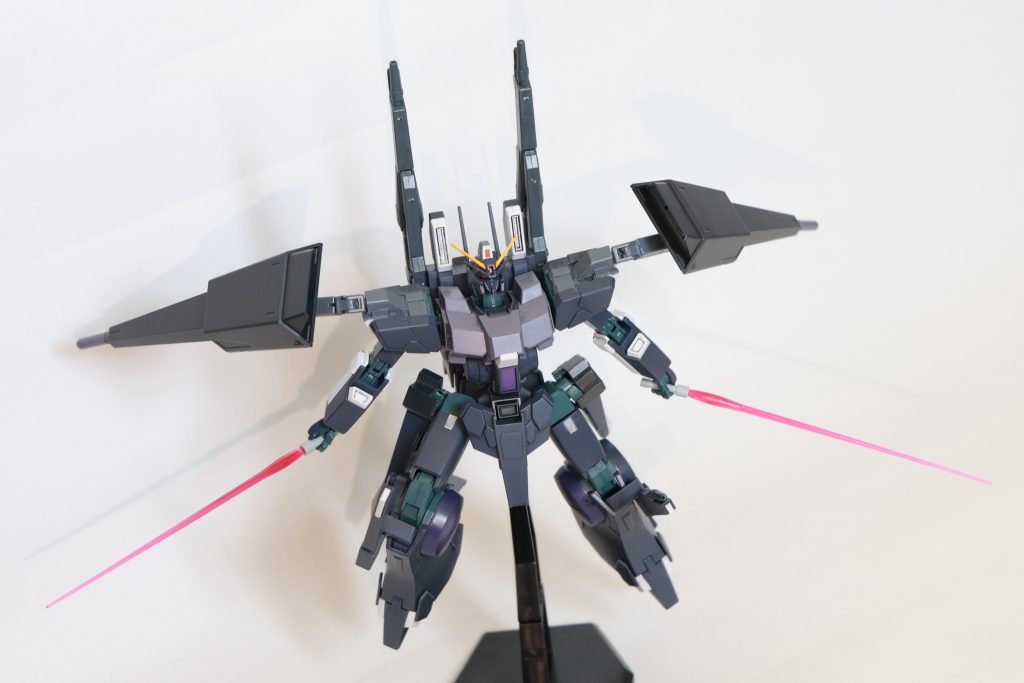 バインダーはオークランド研究所製のギャプランをベースにしたものを装備ブースターユニットはオミットし、ハイメガ粒子砲用の小型のジェネレータを搭載している。