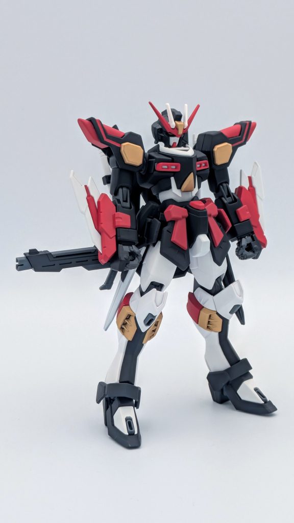 正面から。両腕、両足に武装がある近接特化ですが、一応ビームライフルとイーゲルシュテルンがあります(笑)