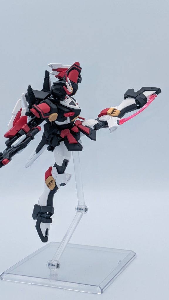 脚部ビームカッター展開。可動域を特に弄ってないので、インジャみたいな変態的可動域は無いです。