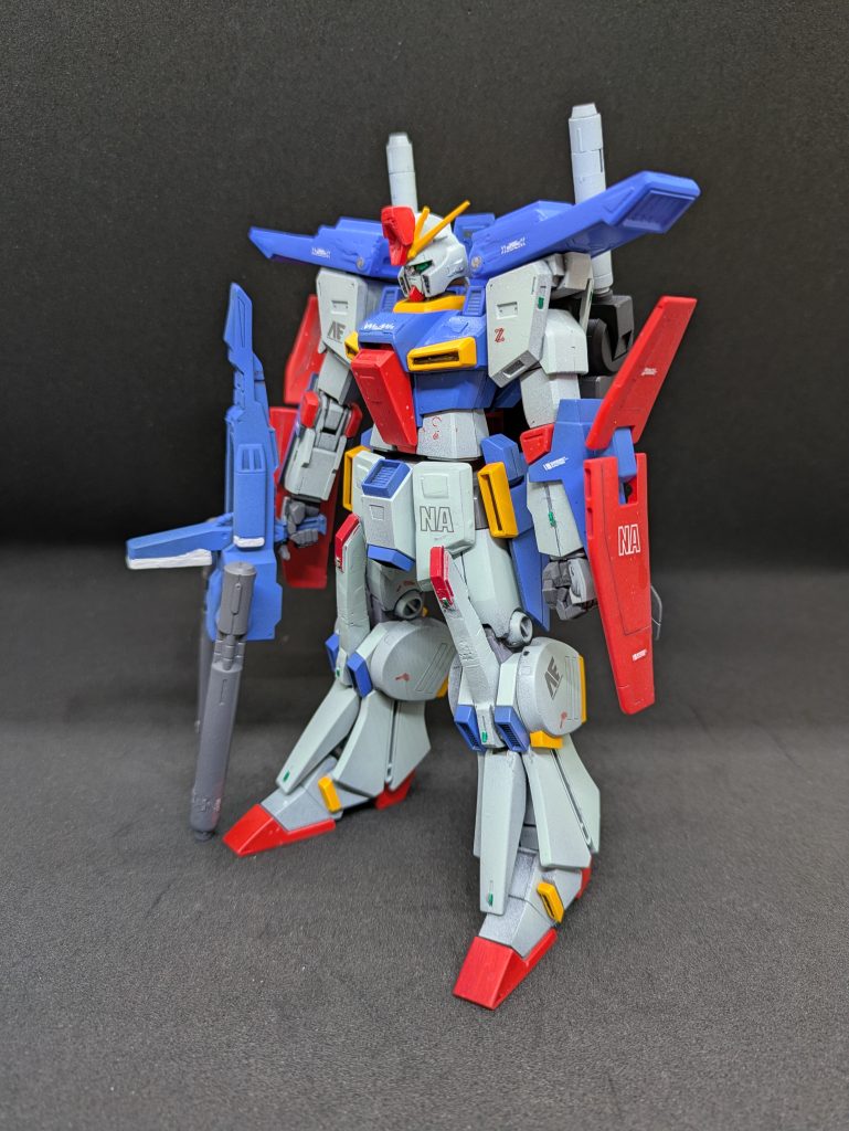 強化型風ZZその②強化型ZZは第45話でラビアンローズが最後に残してくれたパーツを盛り込んで作ったという設定のようです。なので物語終盤の母艦「ネェル・アーガマ」の「NA」のデカールを貼りました。