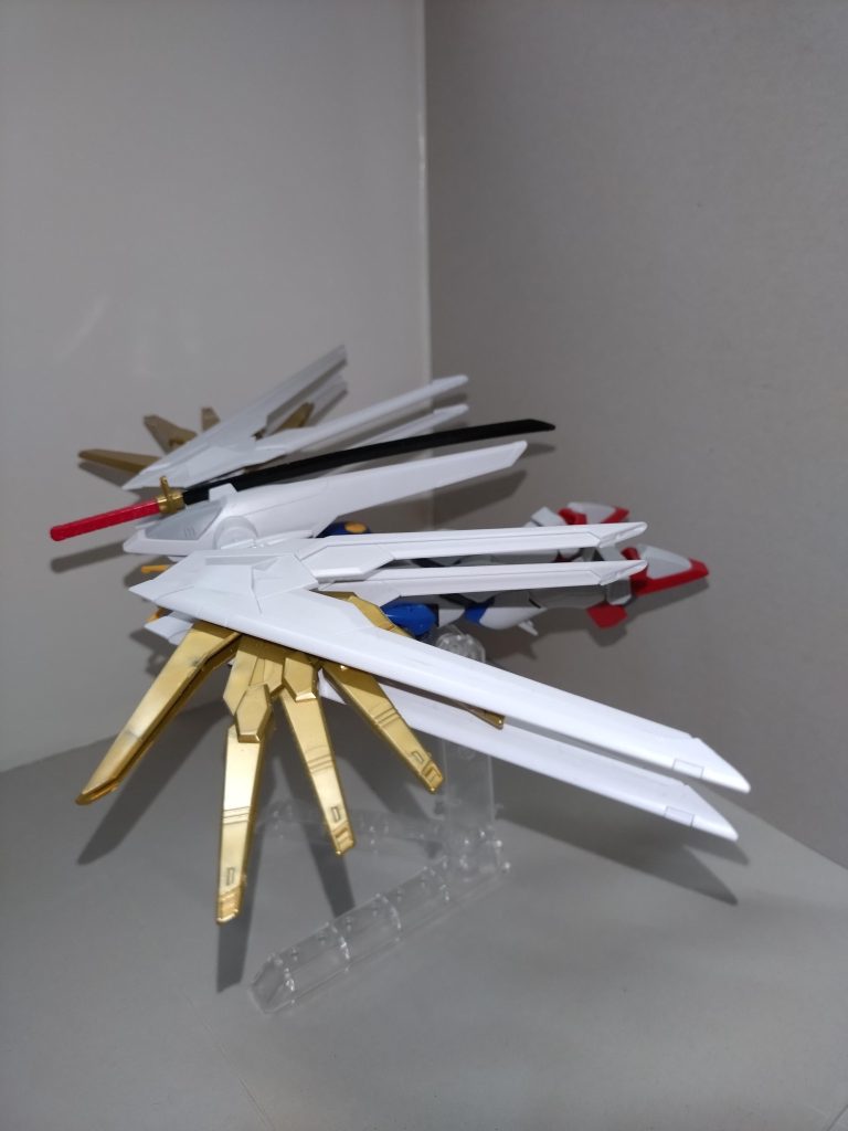 燈「ただの寝そべり変形と違って、少しヒネってみたんだ」祥子「ライジングフリーダム、イモータルジャスティスもこのくらいヒネった変形になっていればよろしかったものを」