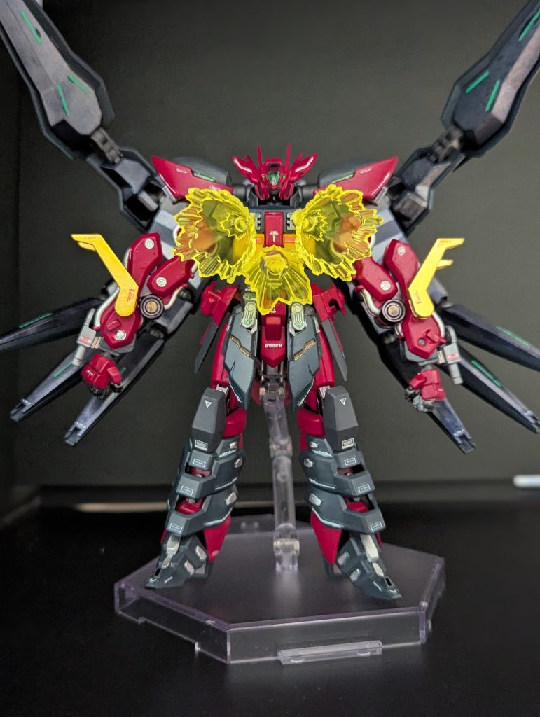 トリプルメガソニック砲腹部の1門は収納せず、低出力モードで常時使用も可能