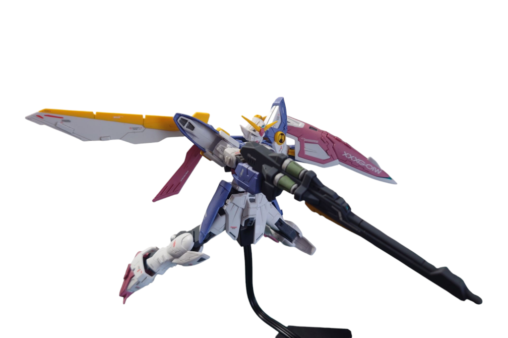 バスターライフルのエネルギーパック？の色分けが大変でした。そして、腰部の「01」デカールが剥がれてしまいました、、、