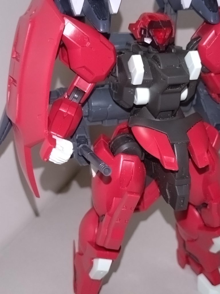 リトラクタブルビームガン本機の主武装。連射性能に優れる。