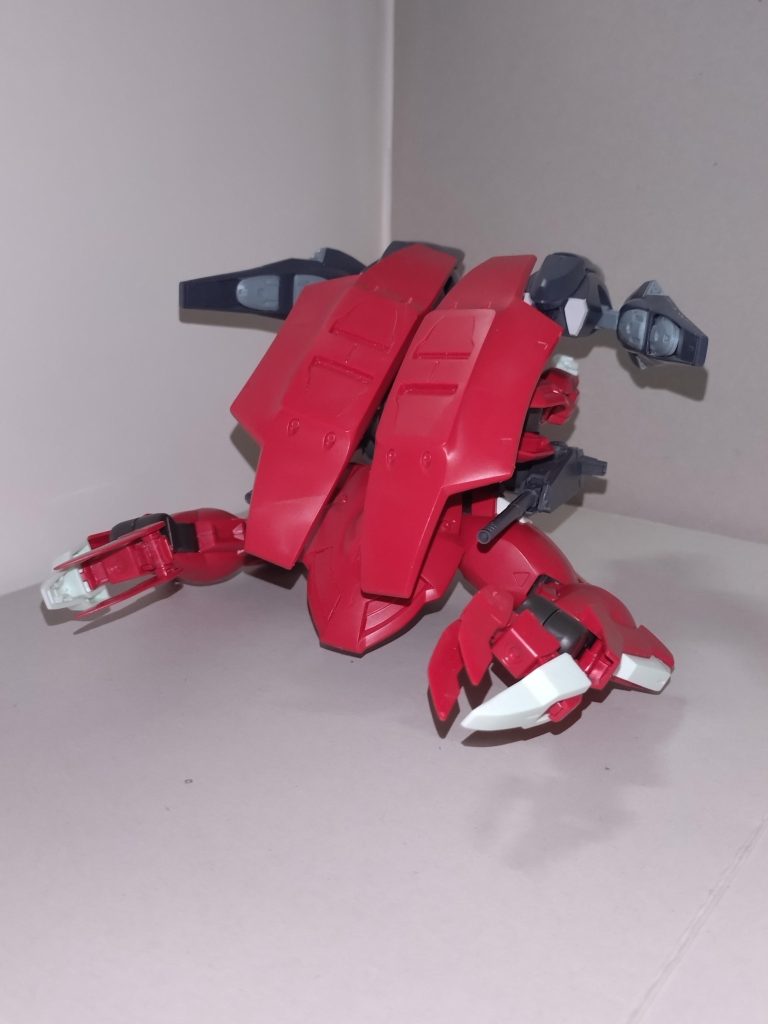 【巡航形態】瑠唯「甲殻類みたいね」ましろ「ほやろ？ここでもしサブアームを8本つけてみまっし、カニそのもんやさ。うちらは、カニいうたら北陸もんと決めとるわいね」瑠唯「でもシーズン終わったけど」ましろ「···」