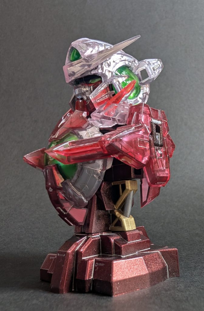 スカスカの内部フレームは見栄えがする程度に塗り分けしてみました。