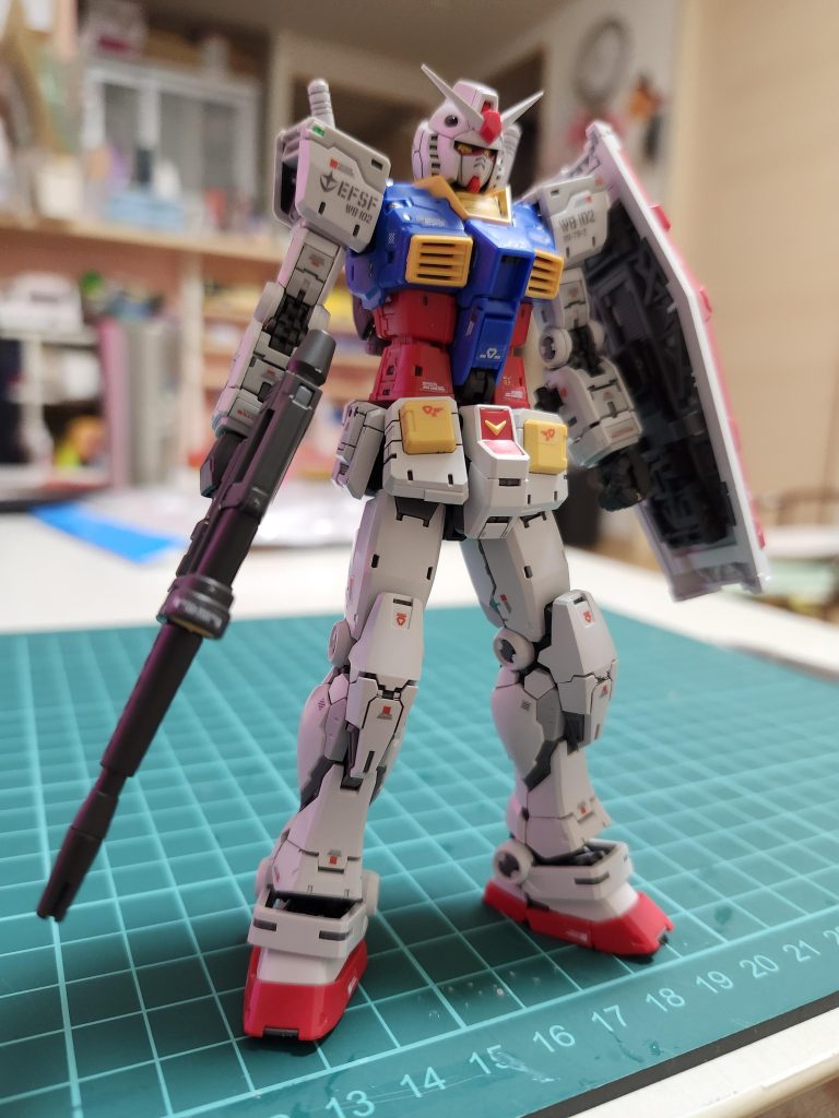 お目汚し失礼します！RX-78 Version2.0パチ組+スミ入れ、付属のデカール貼ってフィニッシュ。