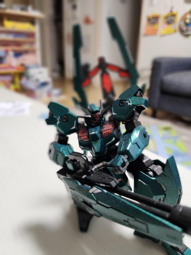 何をするにもドキドキ、ワクワクして作成してました!何気にツインアイ、フェーズドアレイキャノンを蛍光塗料で塗り塗り方はYouTubeで勉強しながら