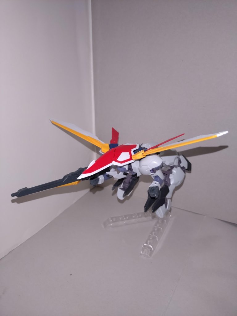 腕部の自由度も高く、しばしばバスターライフルをこのように手持ちしたりする。双子の妹の日菜(Pastel*pallets)からは「まるでX24Sカオスのようだ」と評されていた。