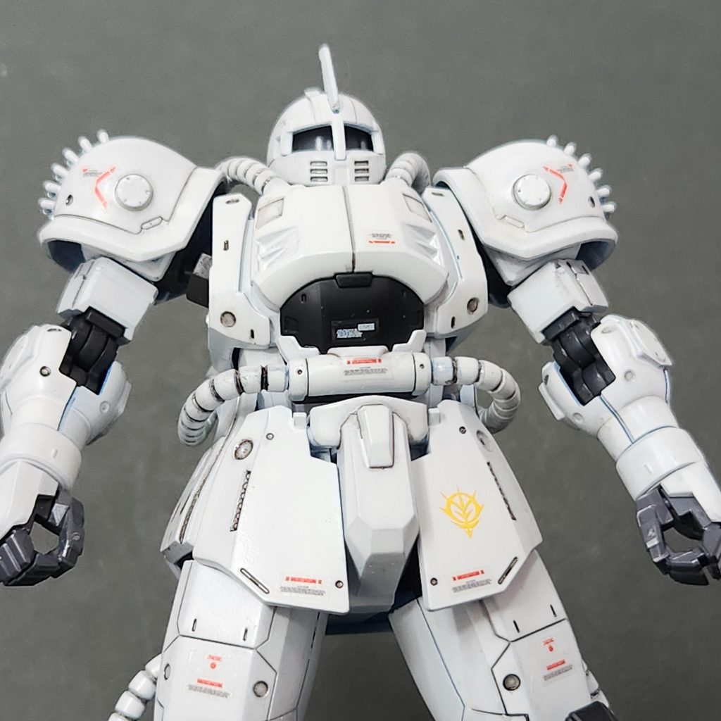 放置されていたブグを色チェンしました。武装がほぼ紛失していたため、ザクマシンガンとか付けました。