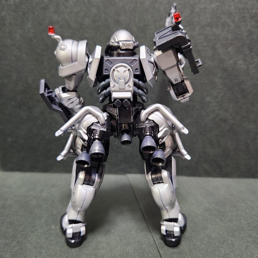 シルバーに塗装しましたが、カメラ写りは白っぽくなりました。