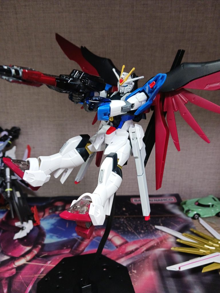 ツインバスターライフル新型エンジンを搭載したことにより、使えるように、なった武装。しかし、連続で、撃ちすぎると、もちろん壊れるヾ(°∀。)ノ今回は以上です。フォローお待ちしてます。バイバーイ